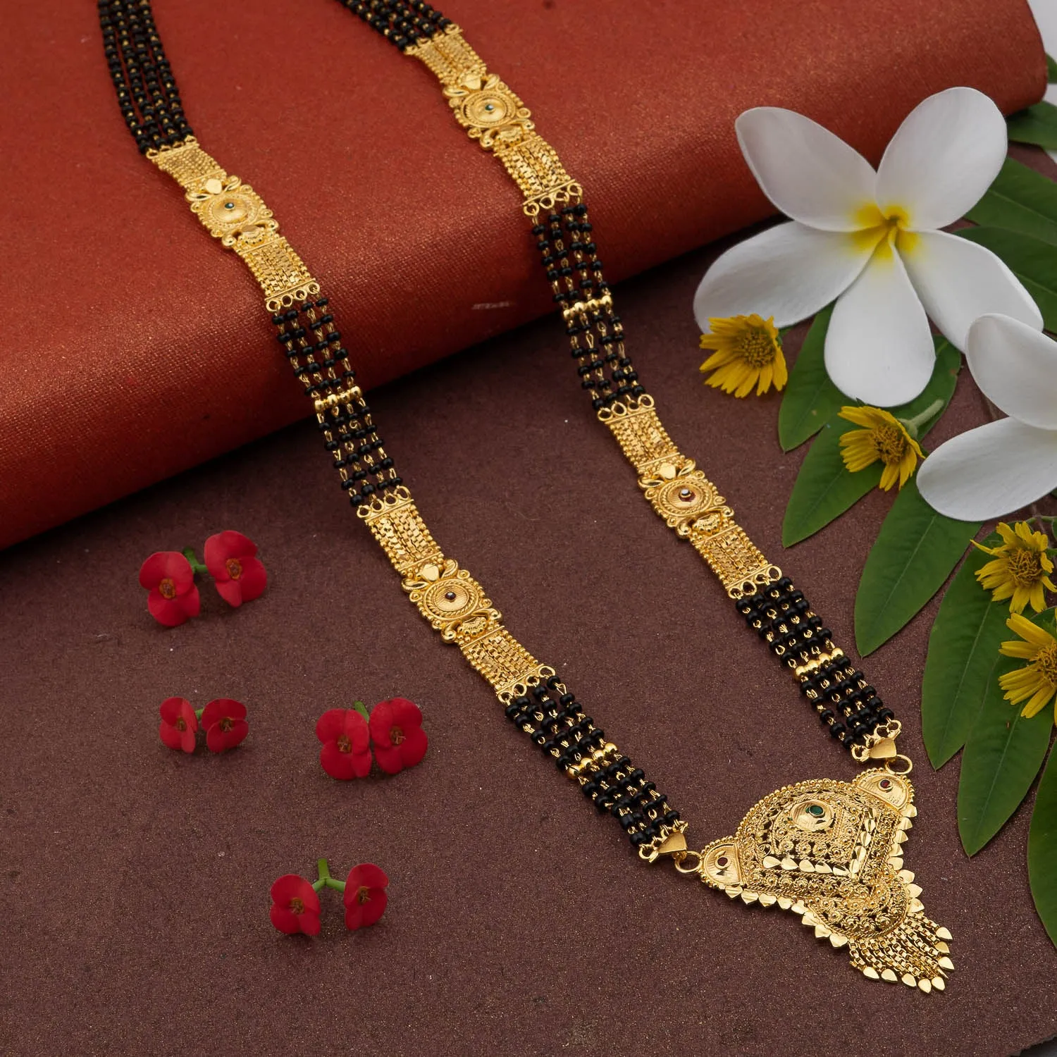 Classic Vows: Golden Flowing Blessings